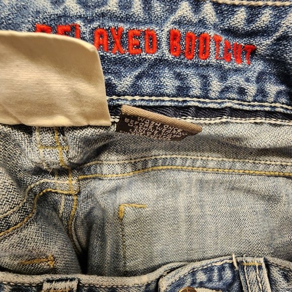 Urban Pipeline Relaxed Boot Cut  32 x 30 Men's Blue Jeans Light Wash Distressed - Picture 11 of 12